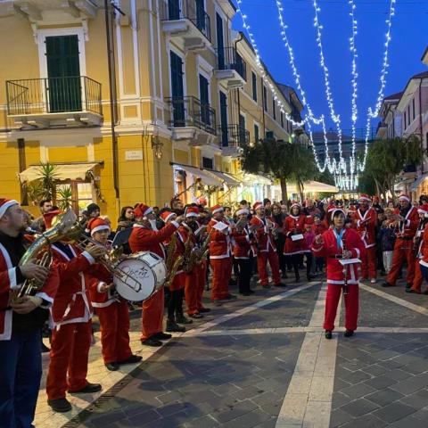 Santa Claus musical traveling parade
